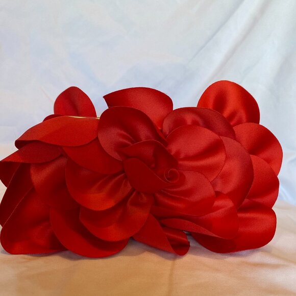 SONDRA ROBERTS RED ROSE CLUTCH BAG - Picture 2 of 4